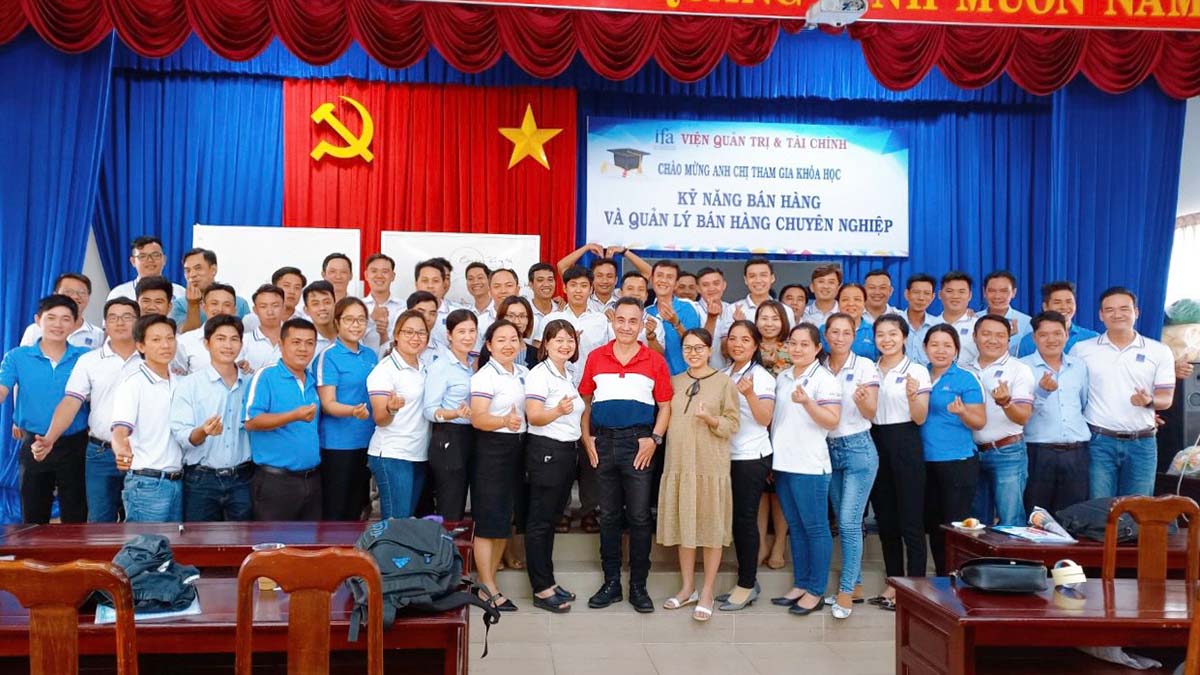 nâng cao năng lực tiếp thị và bán hàng