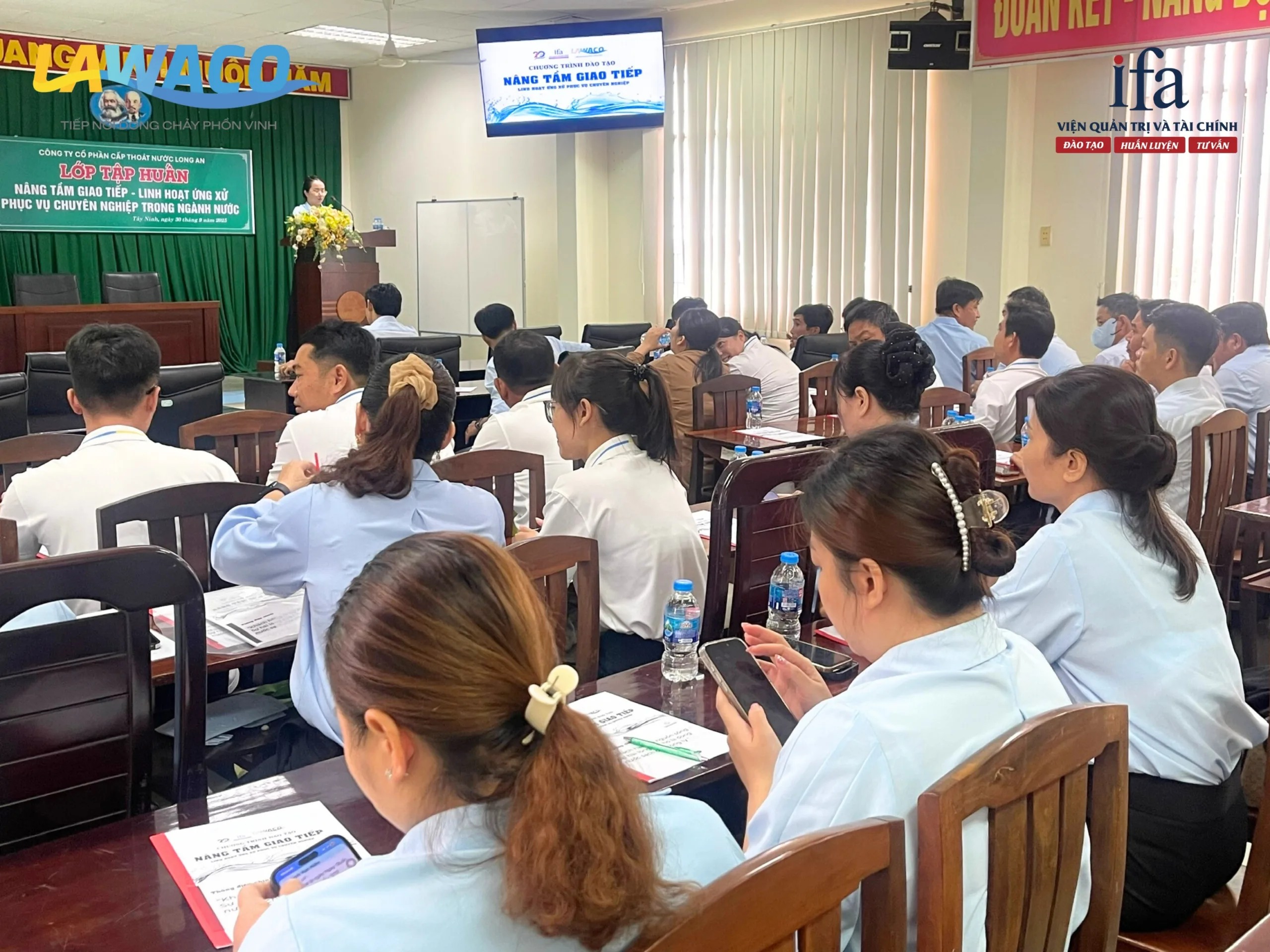 “Nâng tầm giao tiếp – Linh hoạt ứng xử – Phục vụ chuyên nghiệp”