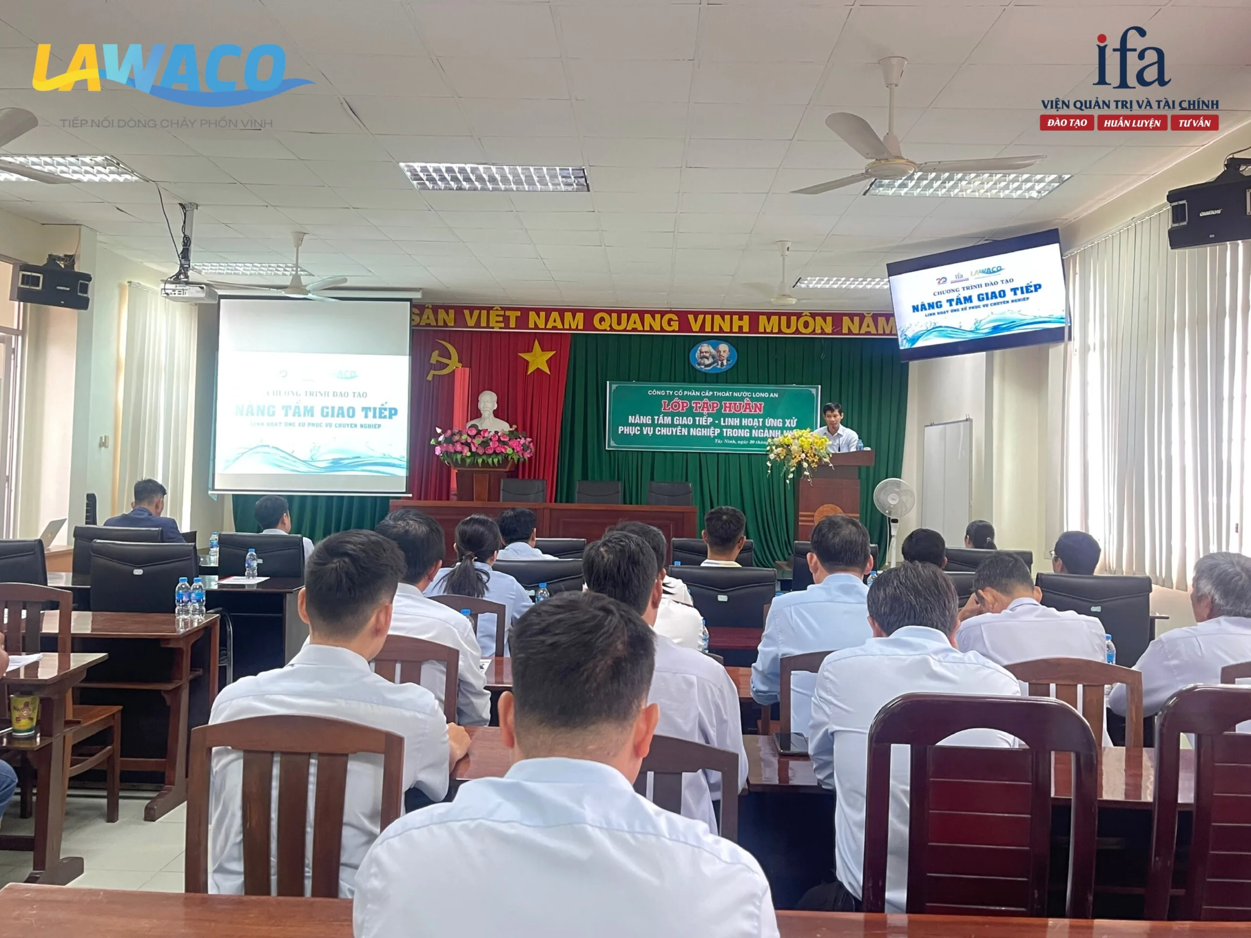 “Nâng tầm giao tiếp – Linh hoạt ứng xử – Phục vụ chuyên nghiệp”